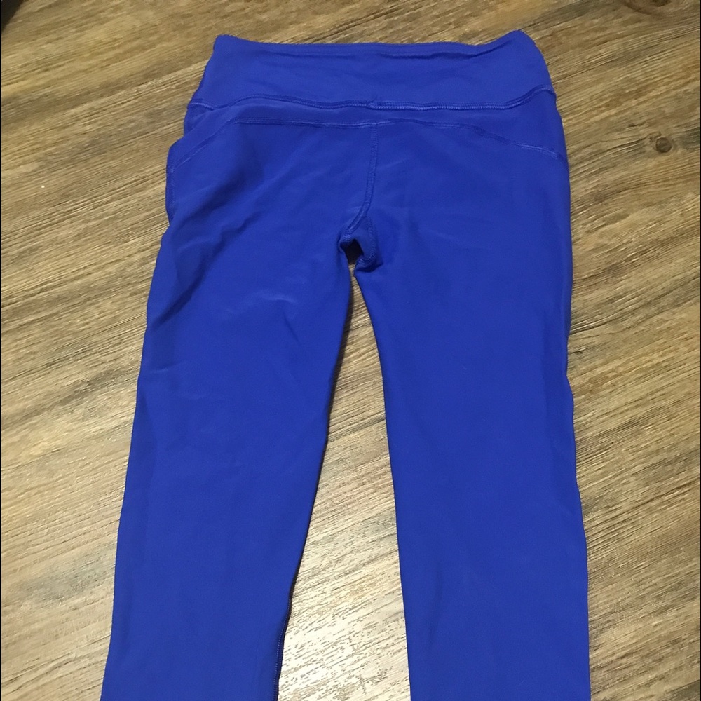 Fabletics blue crop leggings NWOT